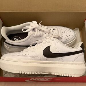 Nike Court Vision Alta Classic Low-Tops